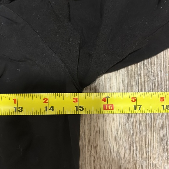 Brandy Melville Women's Black Off-Shoulder Crop Top - Picture 7 of 10